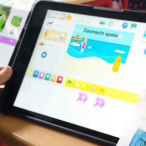 iPad mit geöffnetem Scratch Junior Programm
