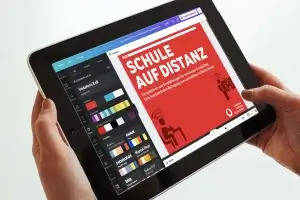 Tablet auf dem interaktive Lernmaterialien mit Canva erstellt werden
