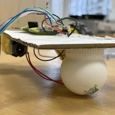 Unterbau aus Pappe mit Deckel Tetrapackung und Tischtennisball