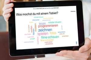 Tablet mit Mentimeter Wordcloud