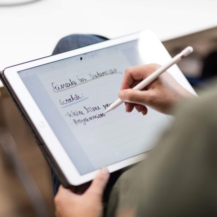 Schrift auf Tablett