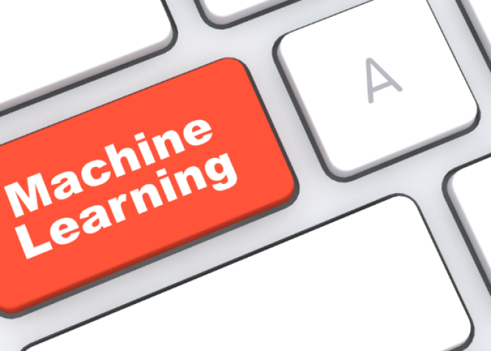 Tastatur mit einer Taste auf der Machine Learning steht